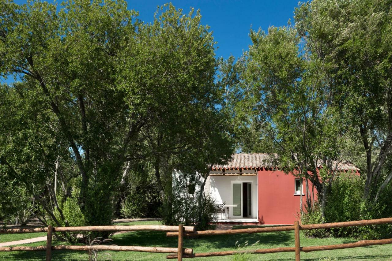 Hotel Li Neuli Country Club San Pantaleo Exterior foto